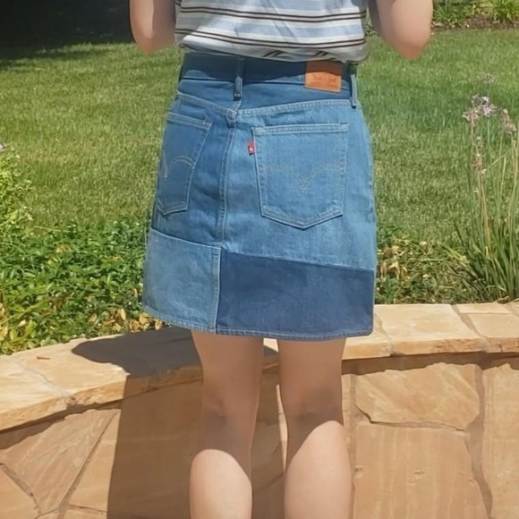 Levi’s x Anthropologie patchwork denim skirt size 25. - Picture 2 of 12